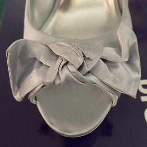 Kate Preston Silver Satin Open Toe High Heel Platform Slingback Evie Pumps 7 1/2